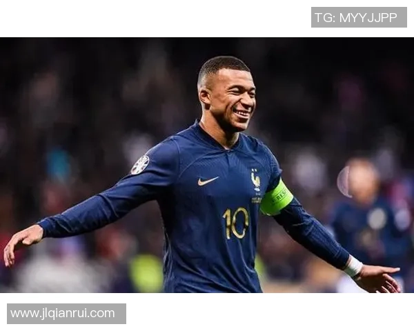 单身足球明星盘点他们的魅力与职业生涯同样引人注目 单身足球明星盘点他们的魅力与职业生涯同样引人注目