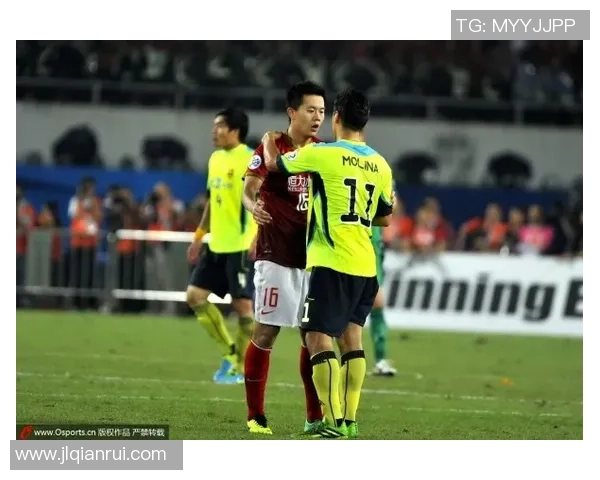 当今足球明星排名揭晓谁将登顶世界之巅的荣耀之路