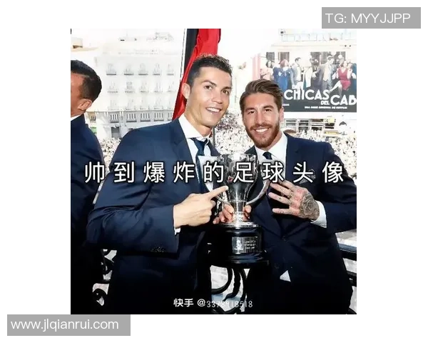 足球明星亲密互动头像展现友谊与团结的魅力与激情 足球明星亲密互动头像展现友谊与团结的魅力与激情