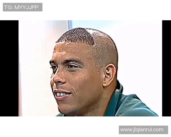 黑人足球明星独特头型图案的魅力与文化意义探讨